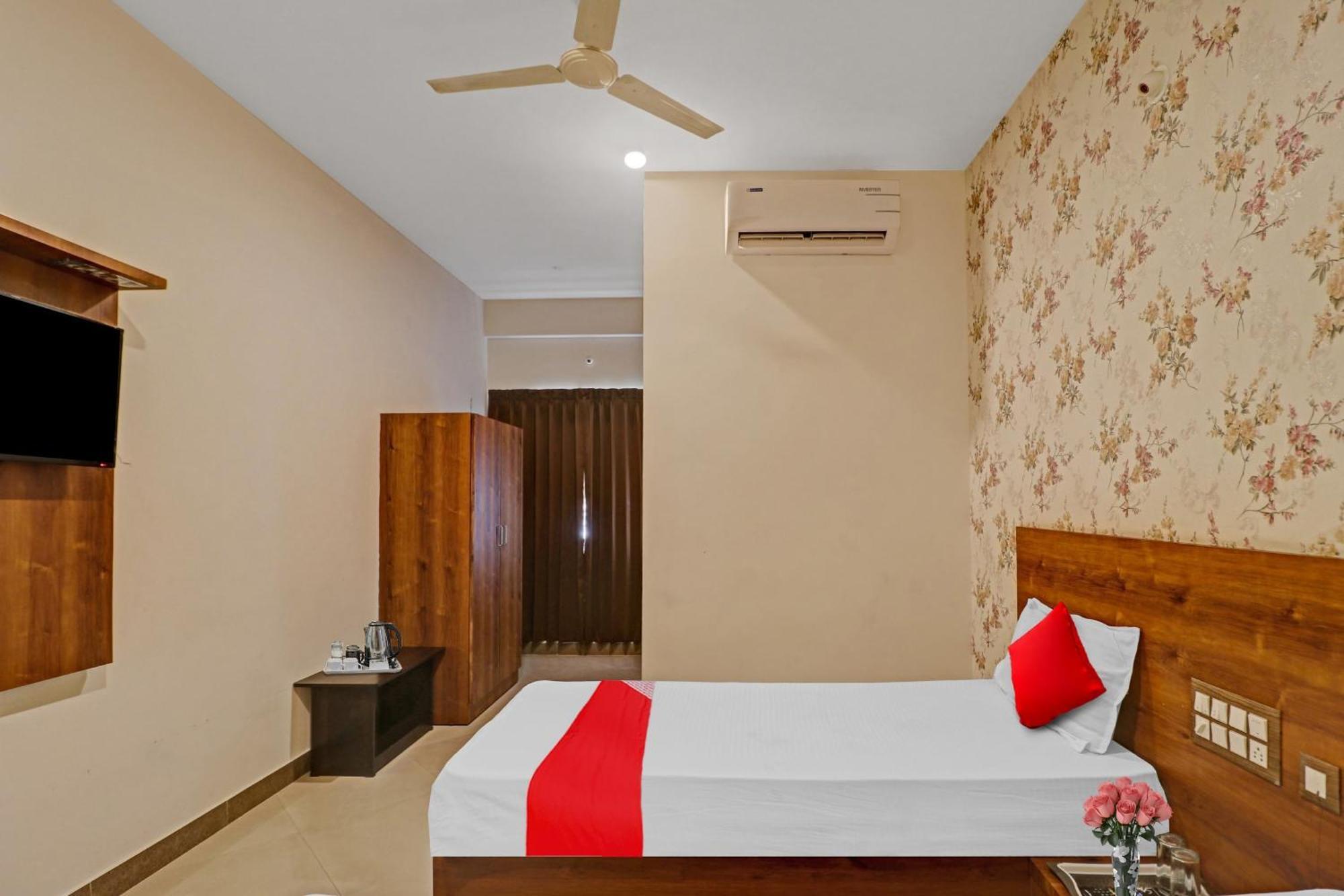 Hotel O Formula Vanivilasa Puram Εξωτερικό φωτογραφία